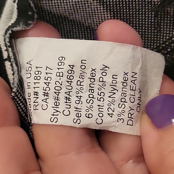 FLATTERING 💥 BAILEY44 Fitted Sleeveless Top - Versatile and Timeless! - Picture 3 of 4